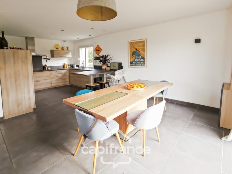 Maison - 180 m² - 7 pièces