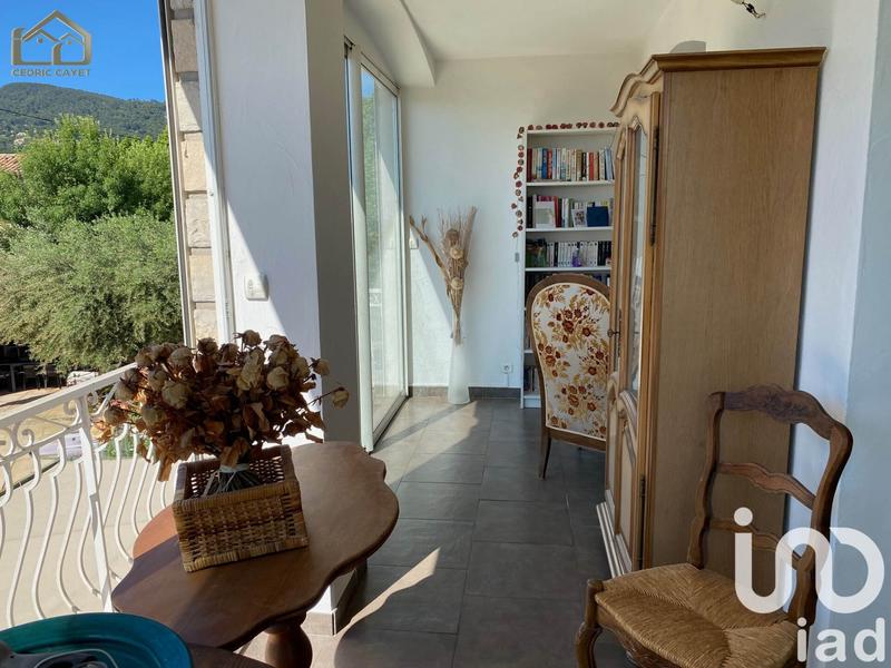 Maison - 305 m² - 14 pièces