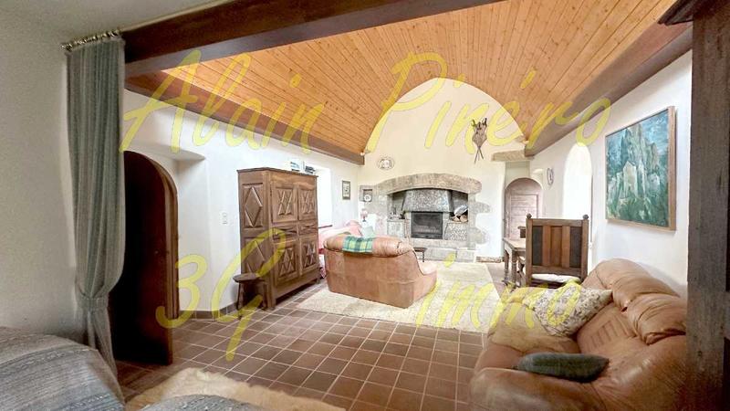 Maison - 184 m² - 10 pièces