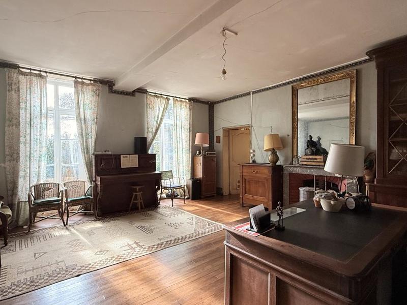 Maison - 471 m² - 14 pièces