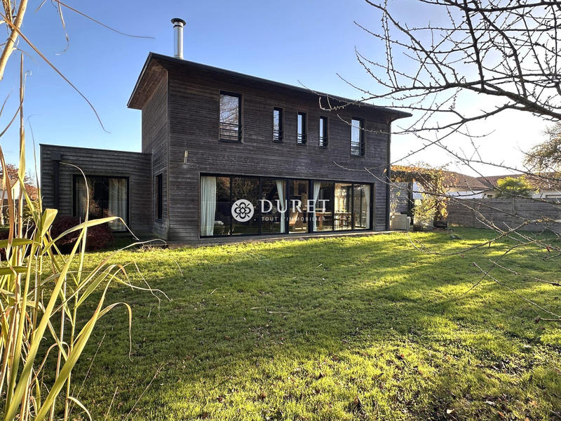 Maison contemporaine - 204 m² - 7 pièces