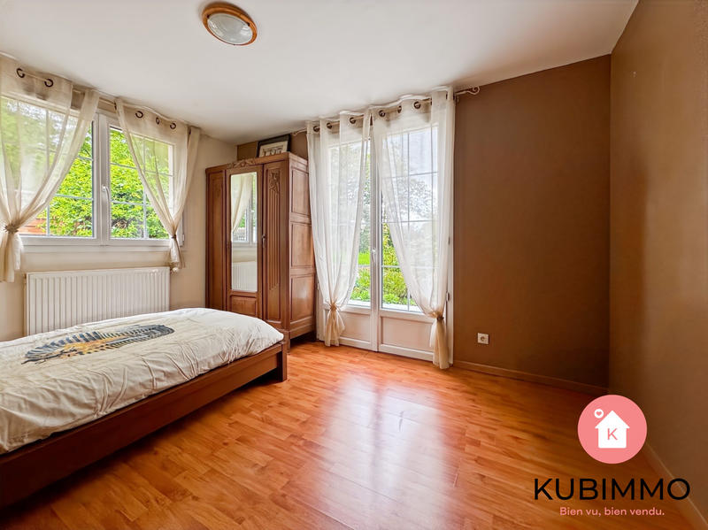 Maison - 212 m² - 8 pièces