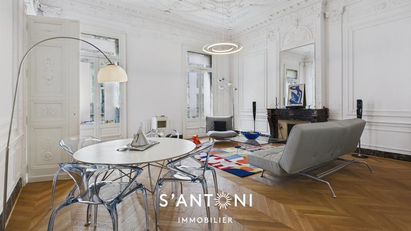 Appartement haussmannien - 91 m² - 2 pièces