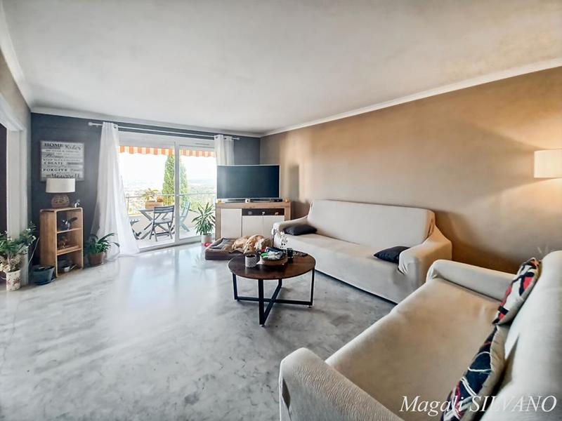 Appartement - 75 m² - 4 pièces