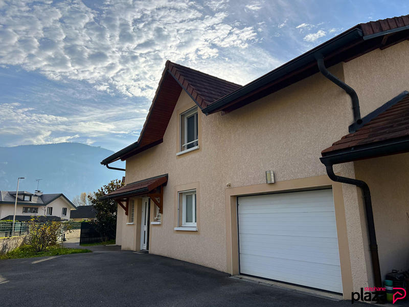 Maison - 226 m² - 7 pièces