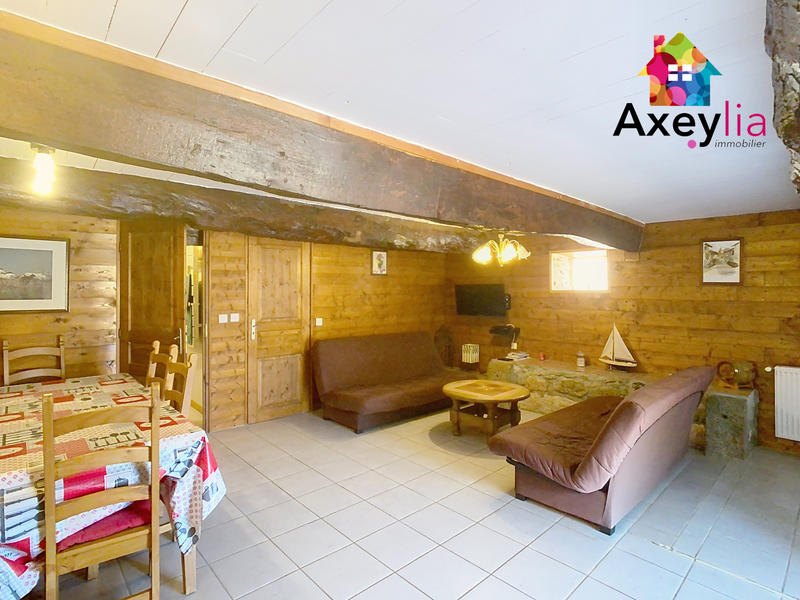 Maison - 257 m² - 7 pièces