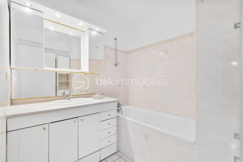 Appartement - 101 m² - 5 pièces