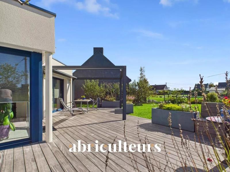 Maison - 186 m² - 9 pièces