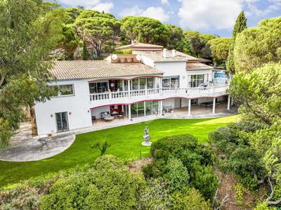 Villa - 439 m² - 8 pièces