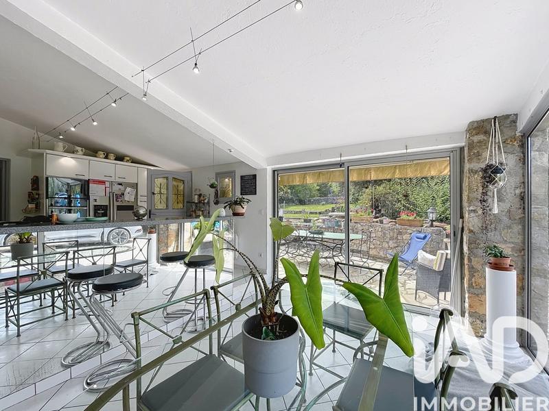 Maison - 166 m² - 6 pièces