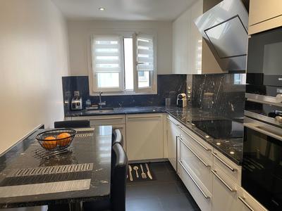 Appartement - 82 m² - 4 pièces