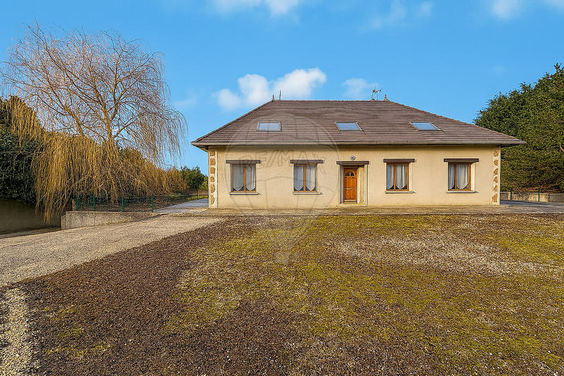 Maison - 239 m² - 5 pièces