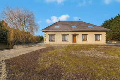 Maison - 239 m² - 5 pièces