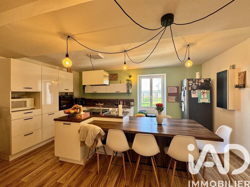 Maison - 121 m² - 4 pièces