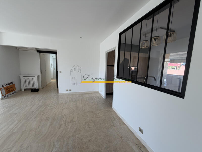 Appartement - 140 m² - 4 pièces