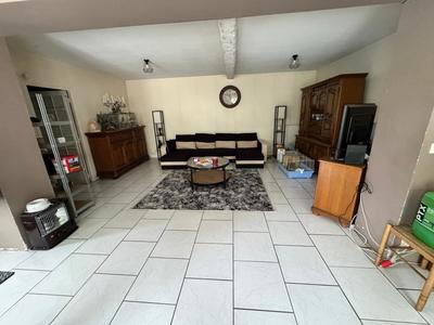 Maison - 280 m² - 6 pièces