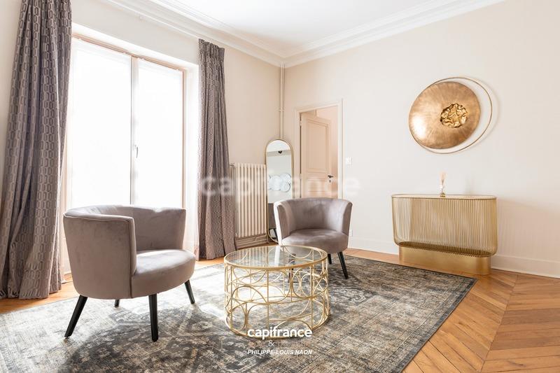 Maison bourgeoise - 575 m² - 10 pièces