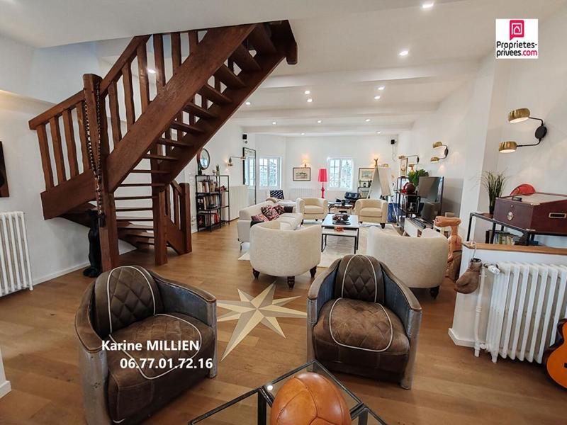 Maison - 400 m² - 13 pièces