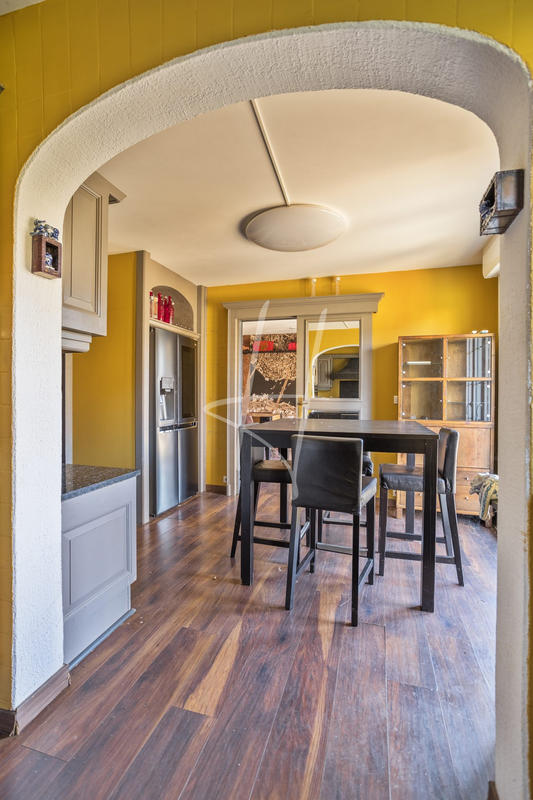 Maison - 277 m² - 9 pièces