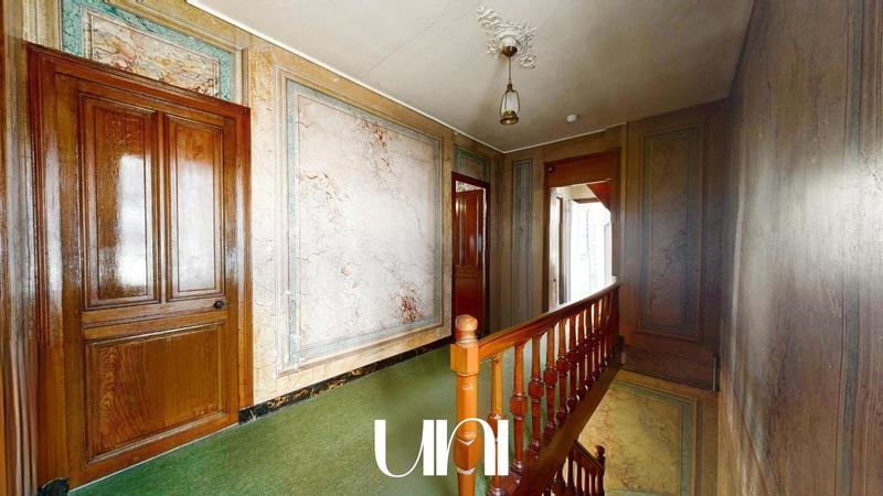 Maison - 280 m² - 11 pièces