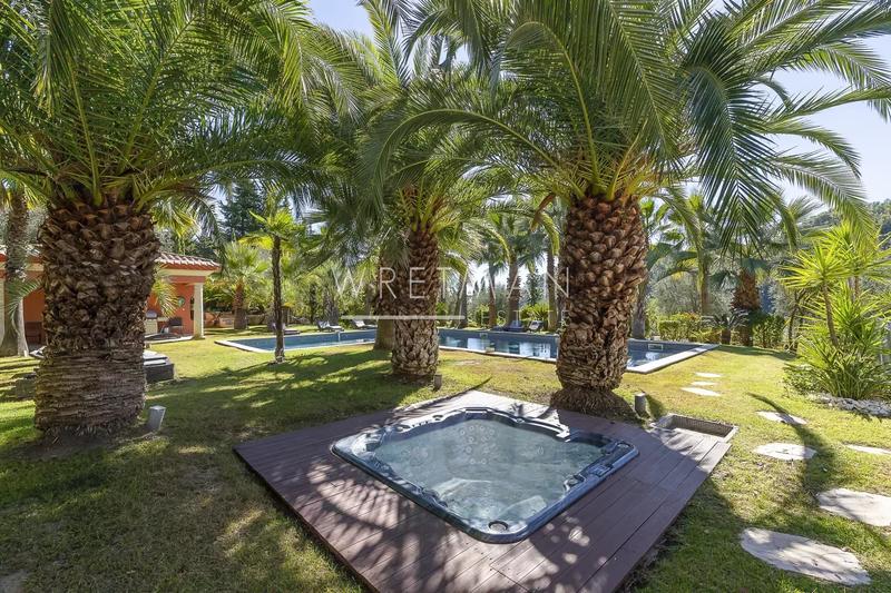 Villa - 440 m² - 10 pièces