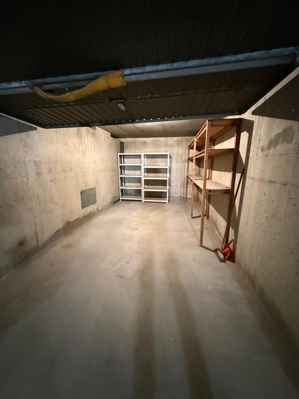 Parking / Garage - 18 m²