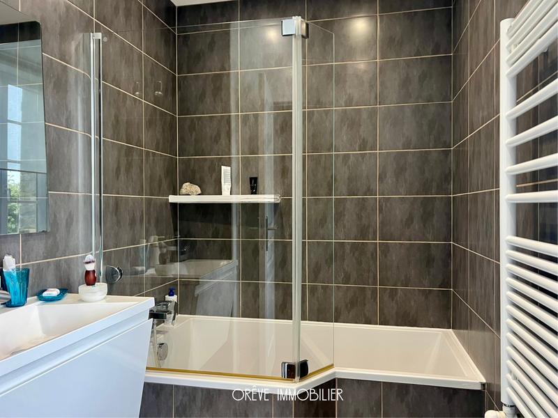 Maison - 190 m² - 8 pièces