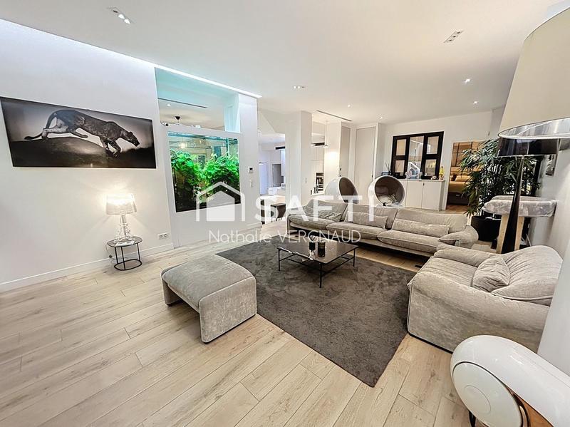 Appartement - 140 m² - 5 pièces