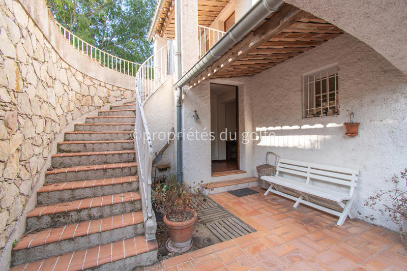 Maison - 216 m² - 5 pièces