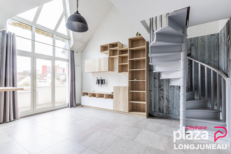 Appartement - 97 m² - 5 pièces