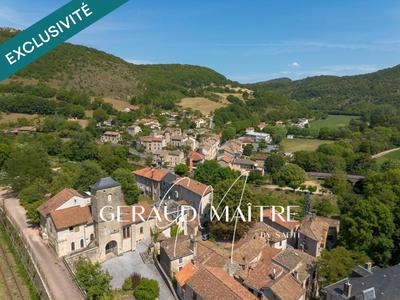 Maison - 101 m² - 8 pièces