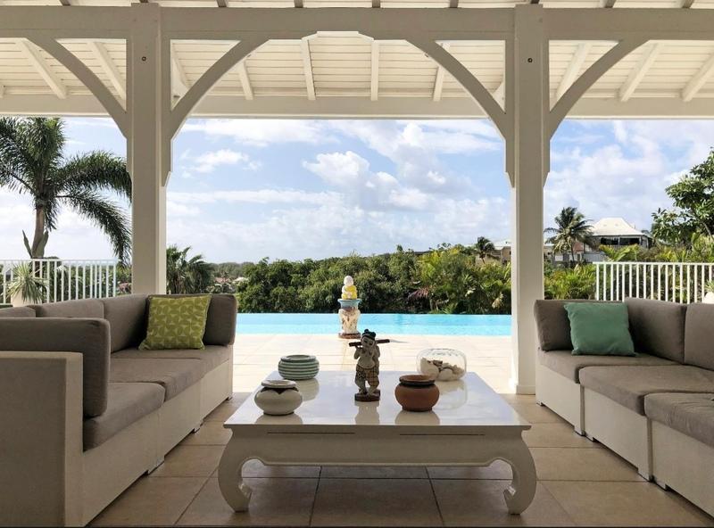 Maison - 221 m² - 7 pièces