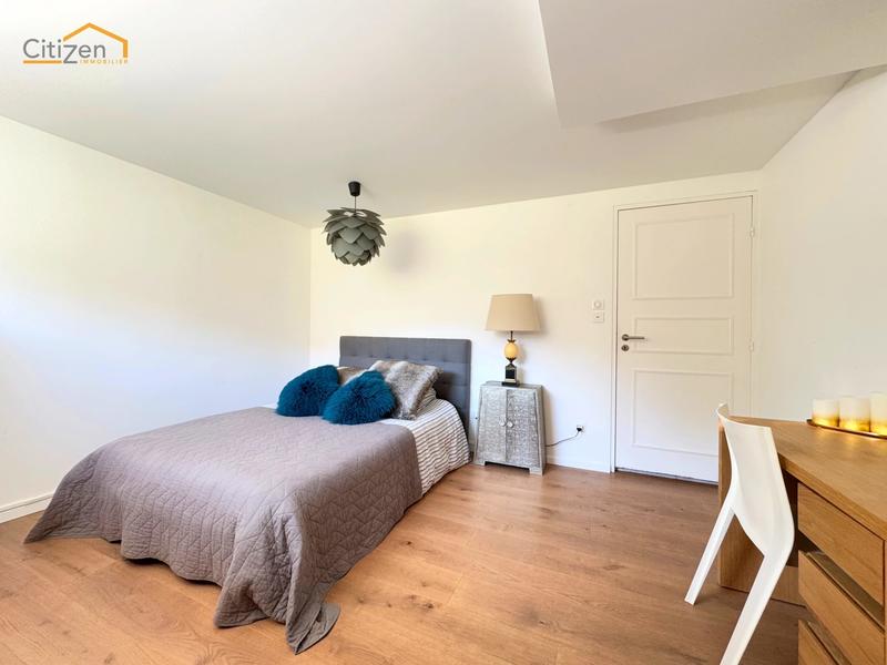 Maison - 200 m² - 6 pièces