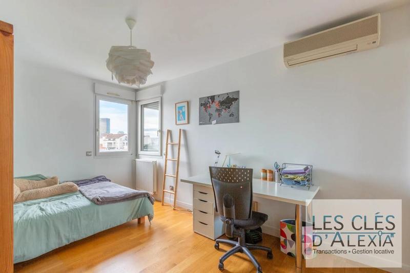 Appartement - 153 m² - 6 pièces