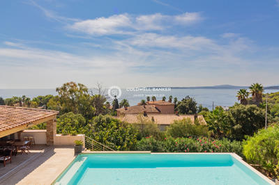 Maison - 298 m² - 7 pièces