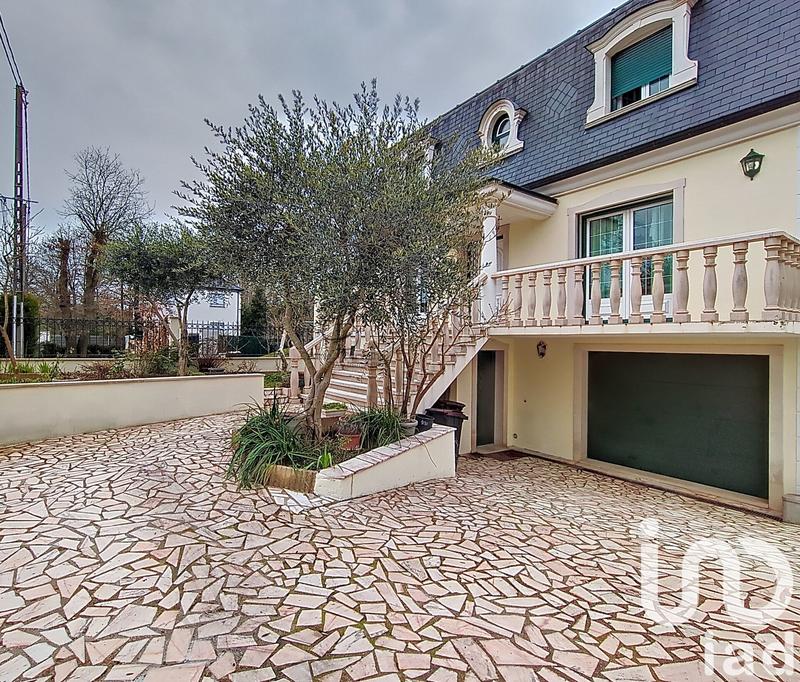 Maison - 161 m² - 6 pièces