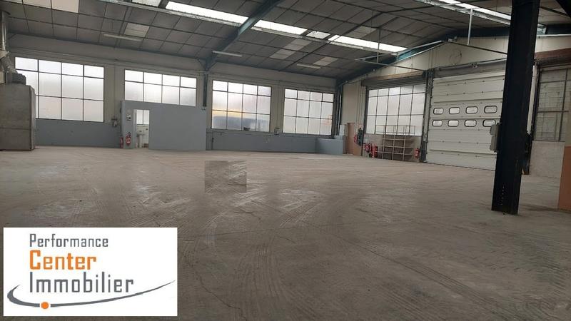 Local d'activité / Entrepôt - 865 m²