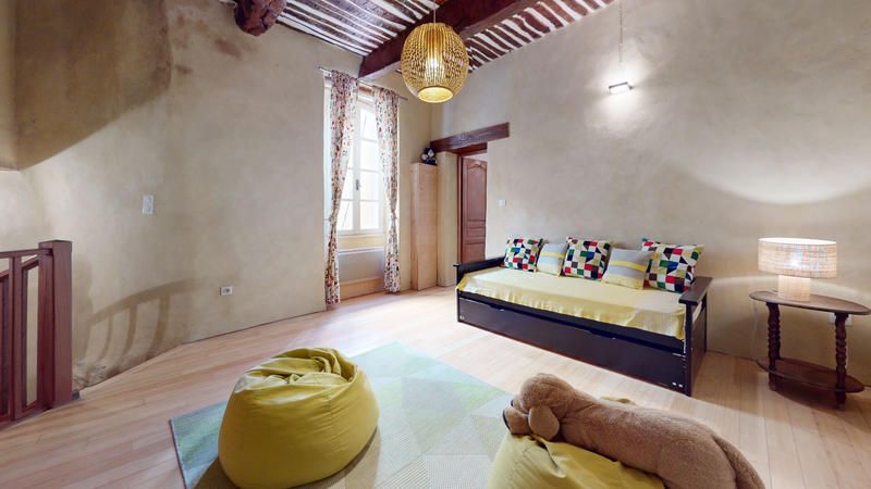 Maison - 463 m² - 11 pièces