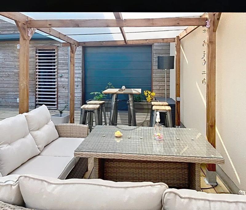 Maison - 180 m² - 7 pièces