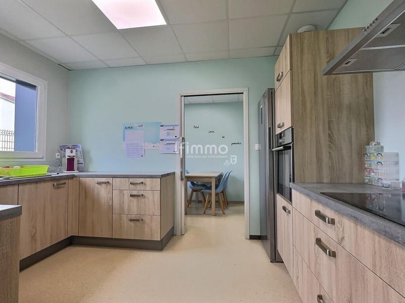 Local d'activité / Entrepôt - 190 m² - 8 pièces