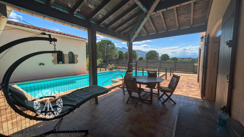 Villa - 212 m² - 8 pièces