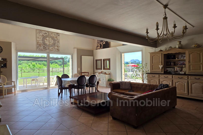 Maison - 250 m² - 5 pièces