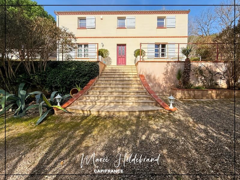 Maison - 235 m² - 7 pièces