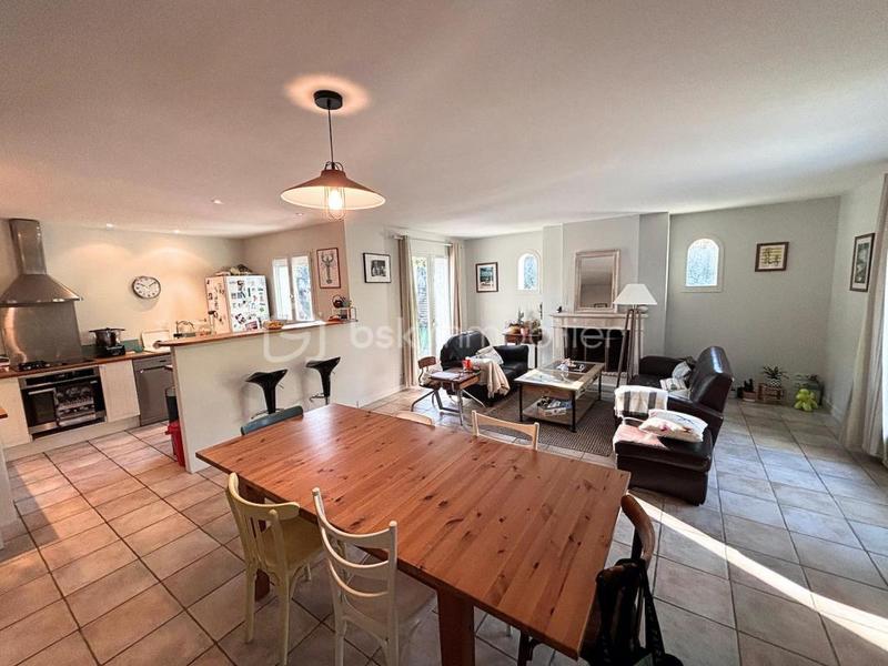 Maison - 150 m² - 8 pièces