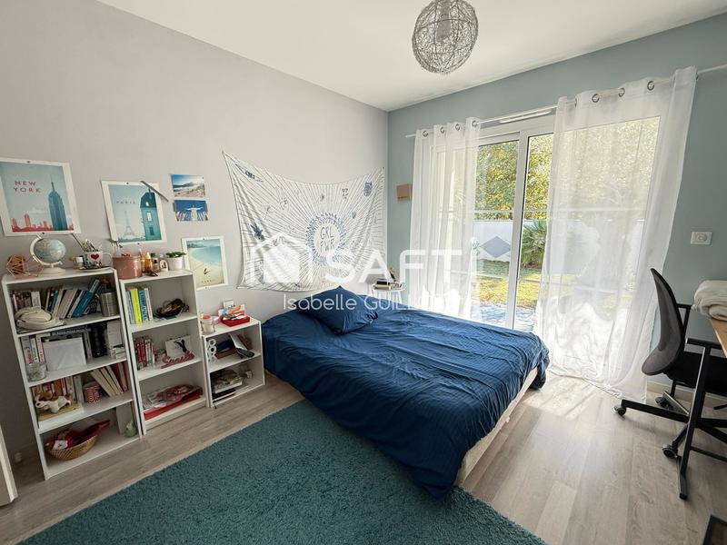 Maison - 240 m² - 7 pièces