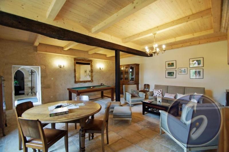 Maison - 432 m² - 8 pièces