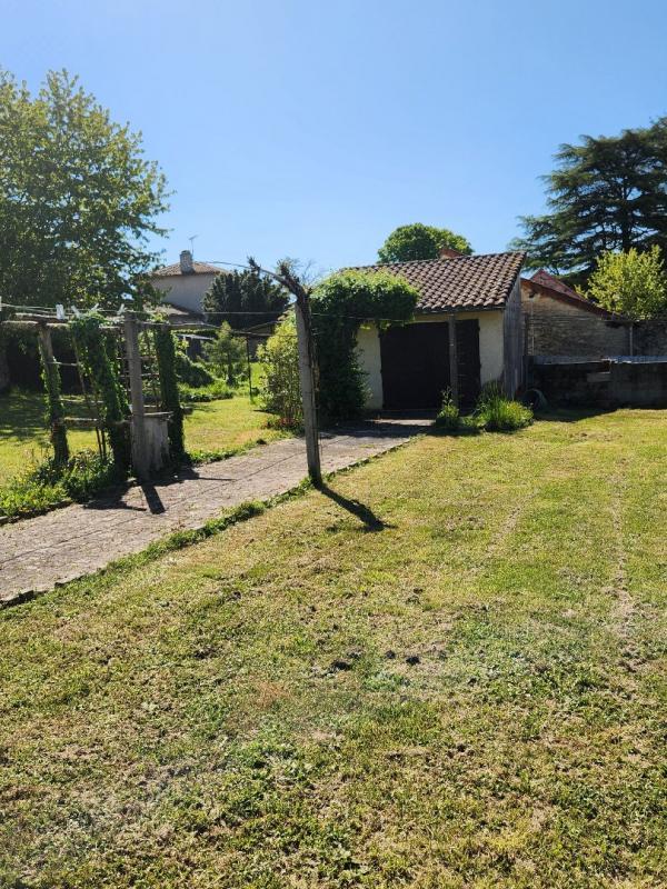 Propriété - 212 m² - 8 pièces