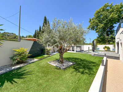 Villa - 220 m² - 5 pièces