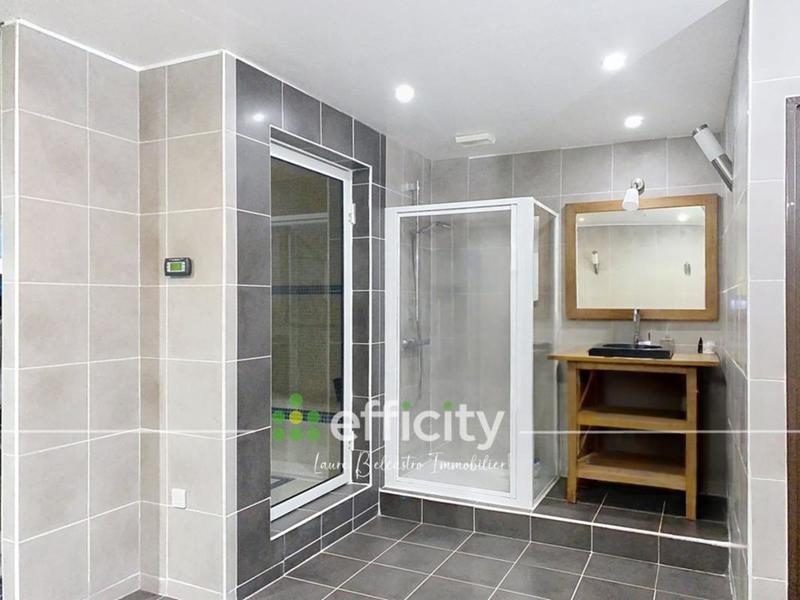 Villa - 370 m² - 10 pièces