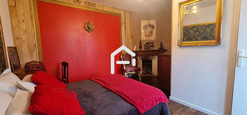 Maison - 400 m² - 16 pièces